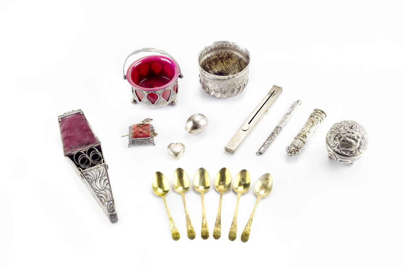 LOTTO DI SEDICI OGGETTI IN ARGENTO