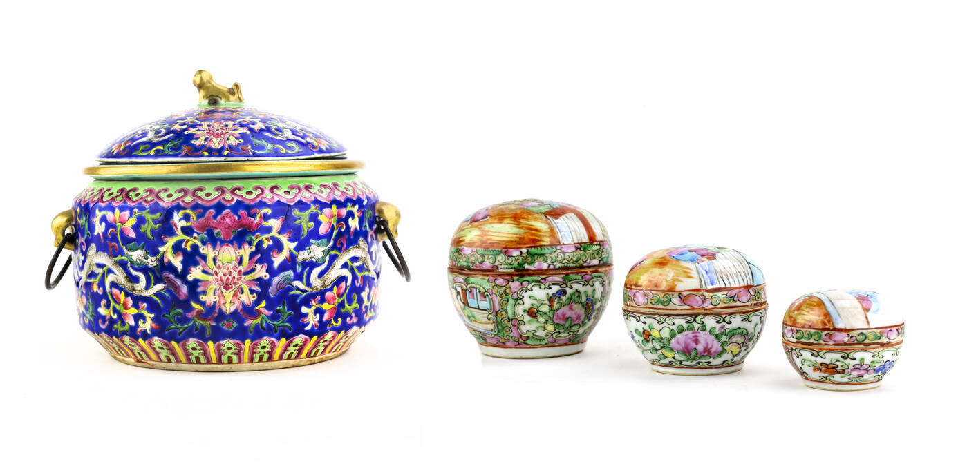 LOTTO DI OGGETTI ORIENTALI