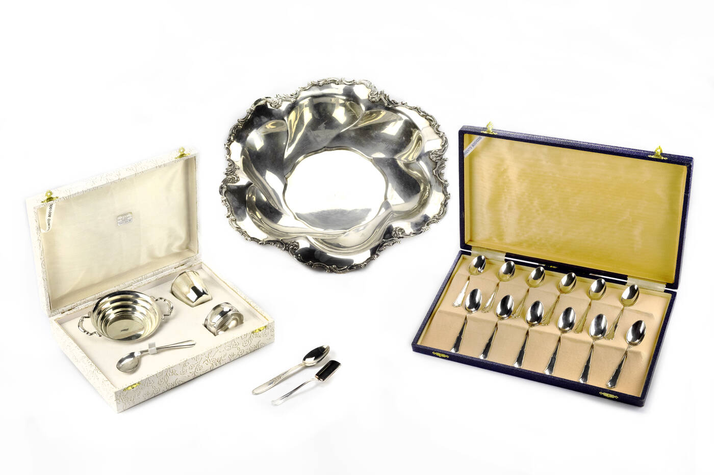 LOTTO DI DICIANNOVE OGGETTI IN ARGENTO