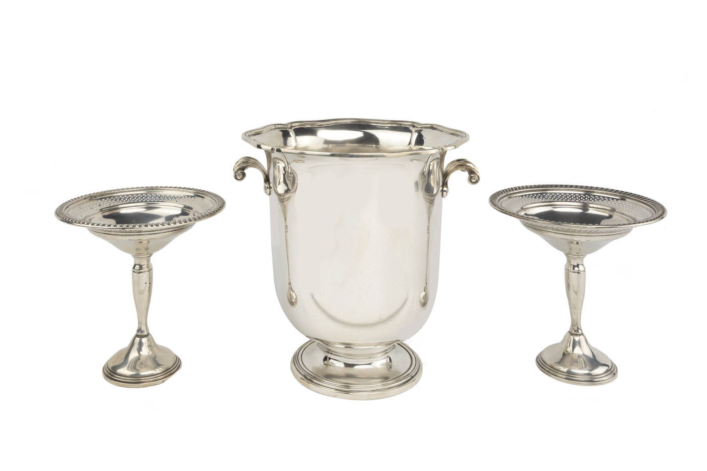 LOTTO DI TRE OGGETTI IN ARGENTO