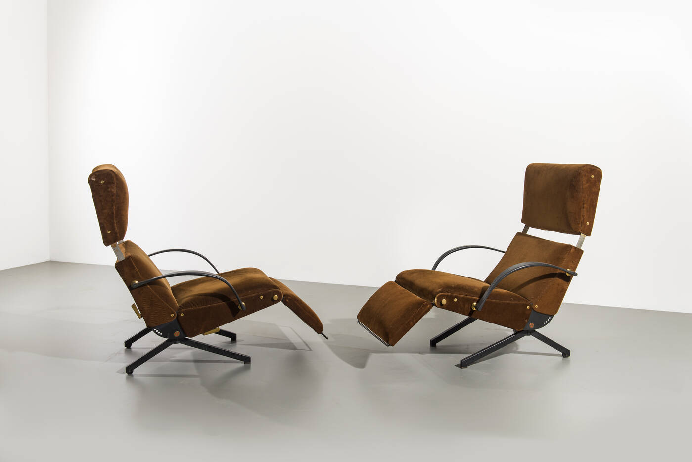 OSVALDO BORSANI - Coppia di poltrone mod. P40