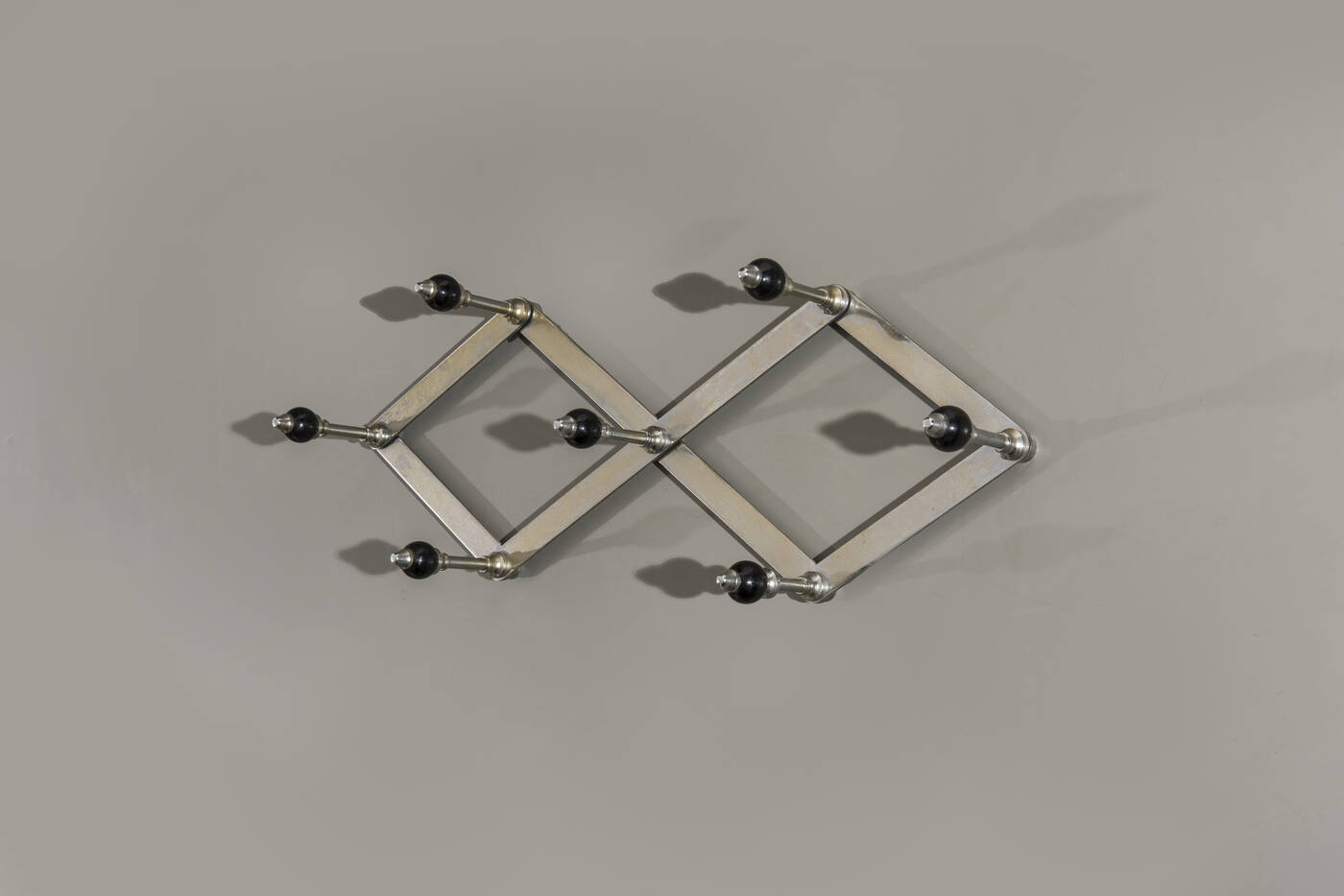 LUIGI CACCIA DOMINIONI - Appendiabiti da parete mod. AT4