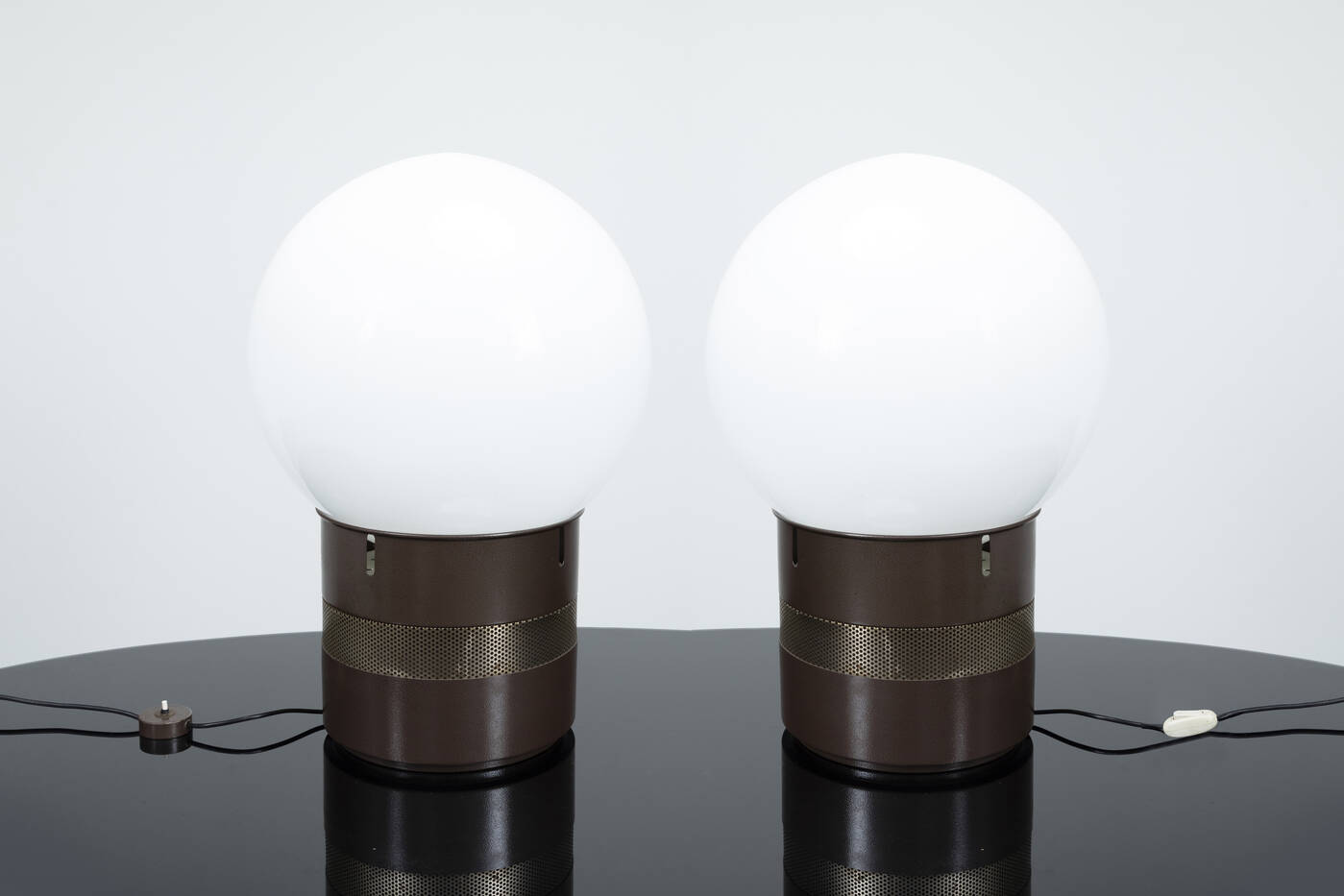 GAE AULENTI - Coppia di lampade mod. Mezzo Oracolo