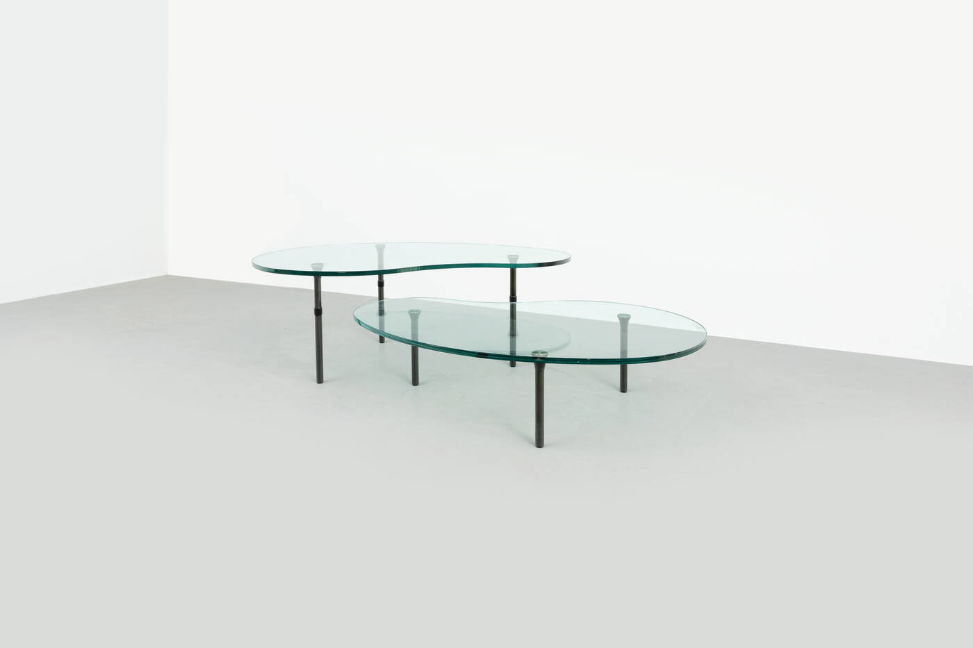 ENZO MARI - Coppia di tavolini della serie Ambo