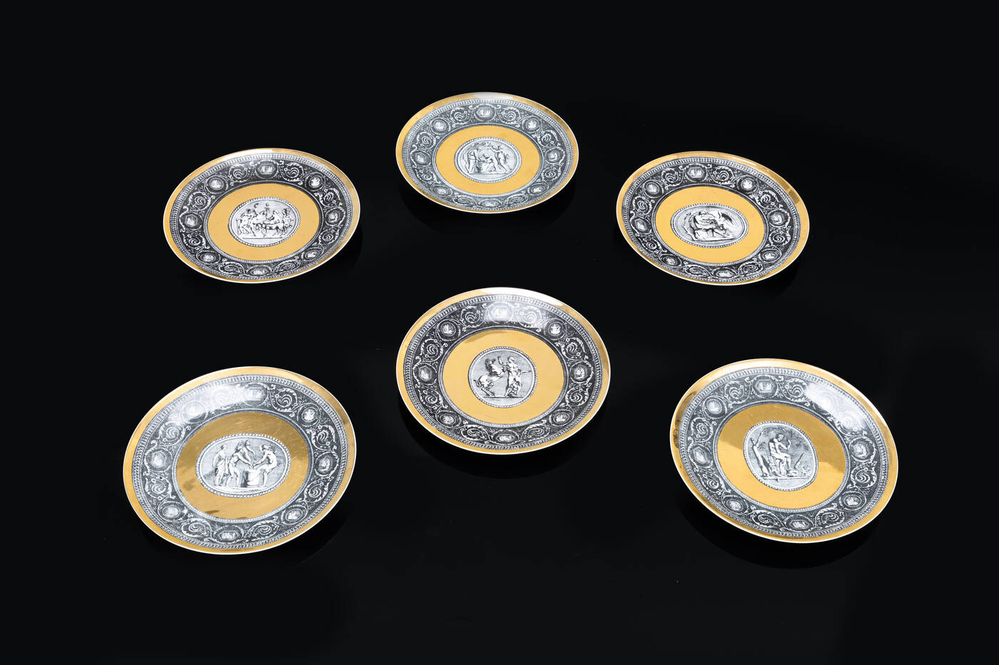 PIERO FORNASETTI - Sei piatti della serie Cammei