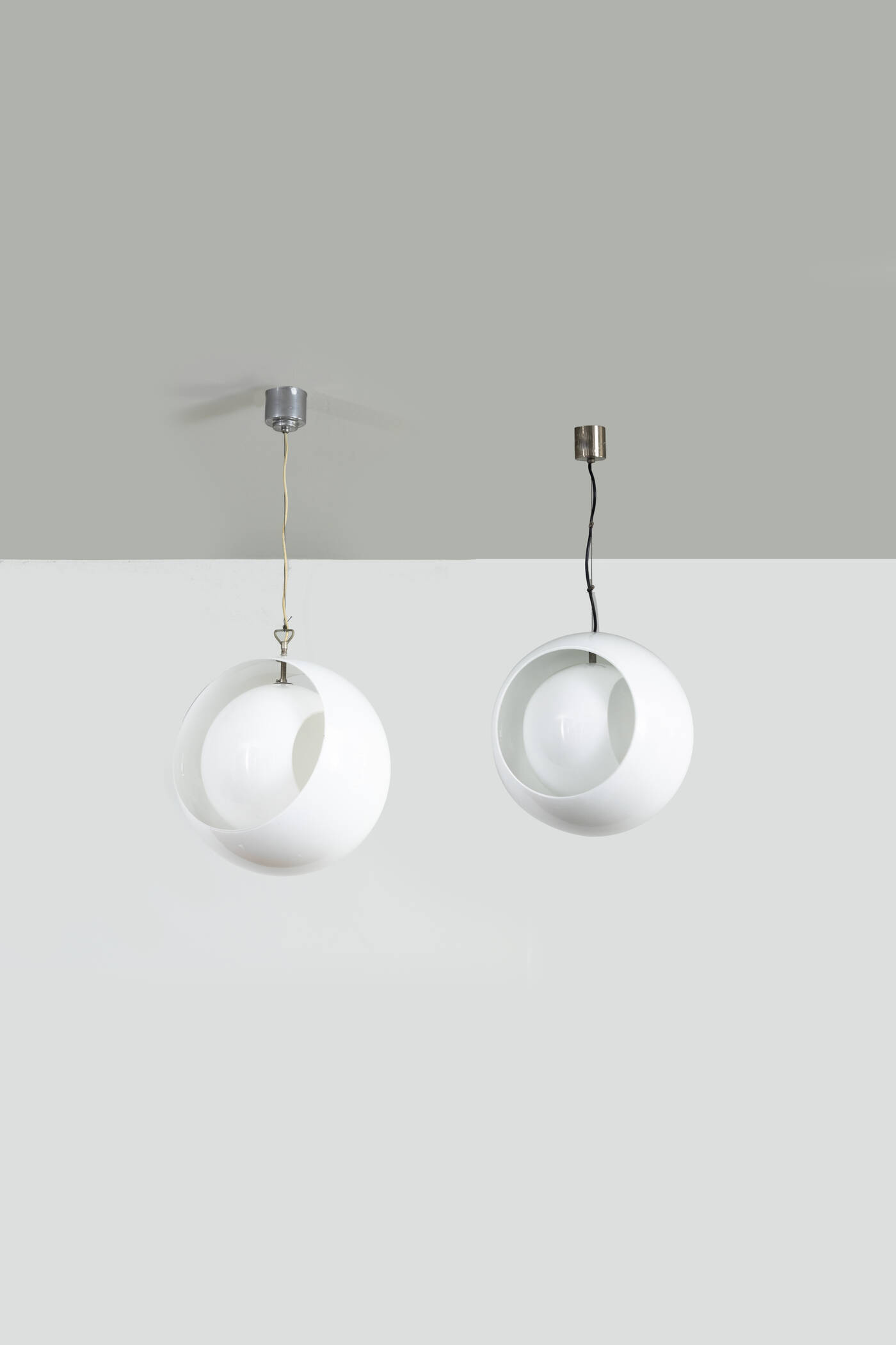 CARLO NASON - Due lampade a sospensione mod. Eclisse 