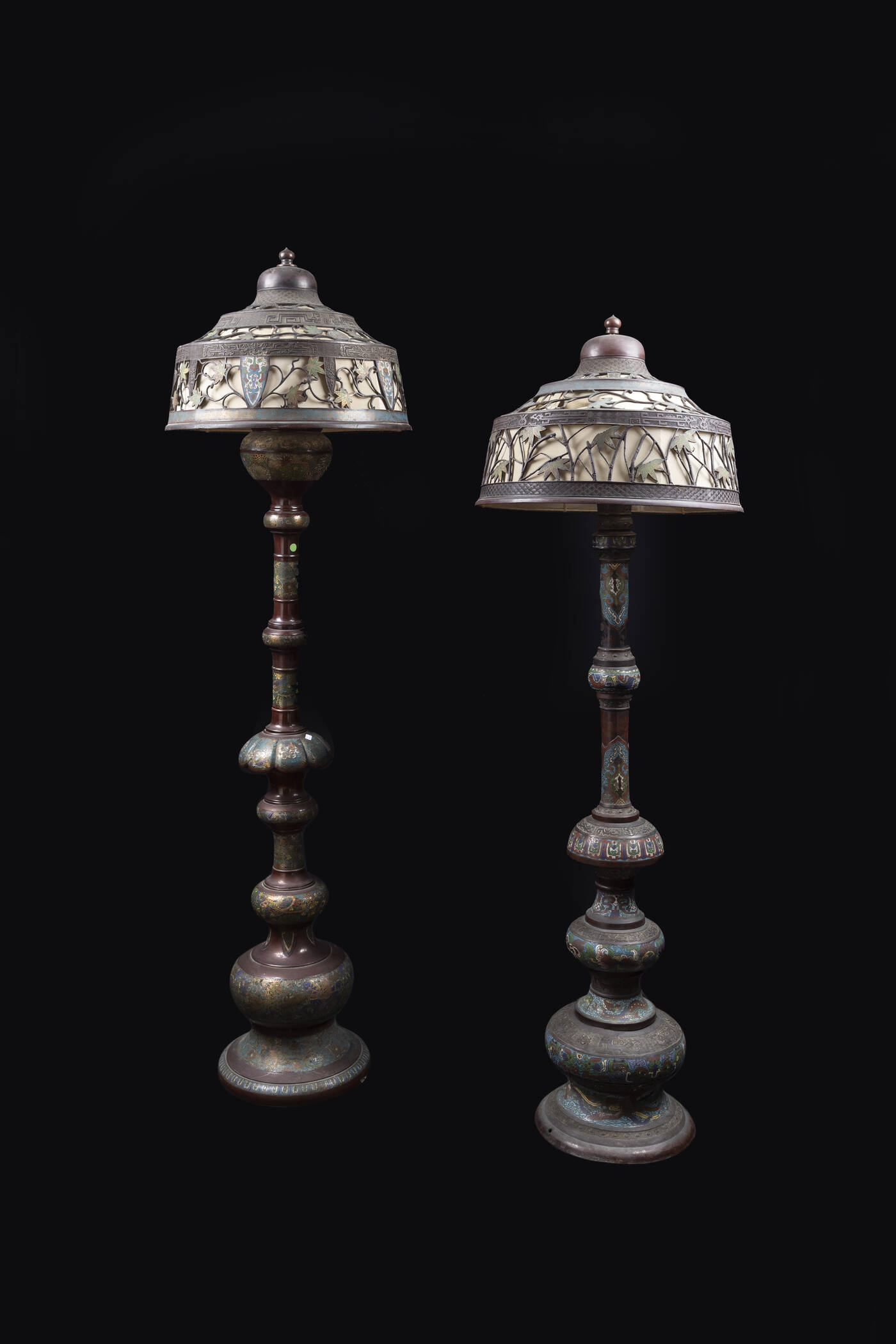 PAIR OF LAMPS