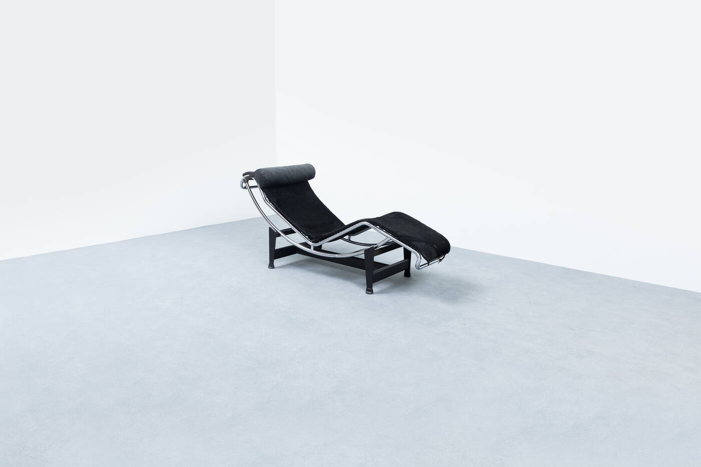 LE CORBUSIER, PIERRE JEANNERET, CHARLOTTE PERRIAND - Chaise longue LC4