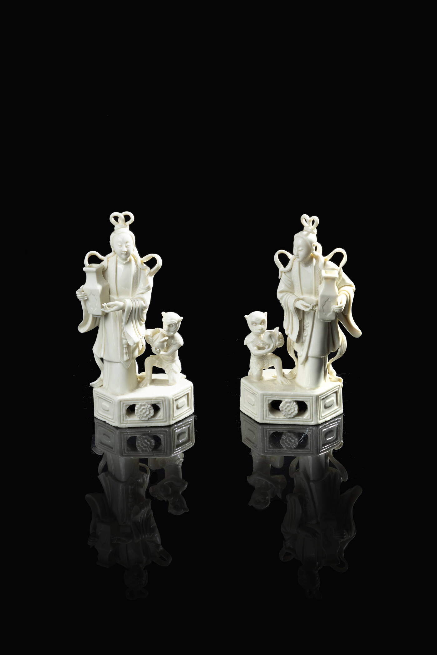 COPPIA DI FIGURE IN PORCELLANA