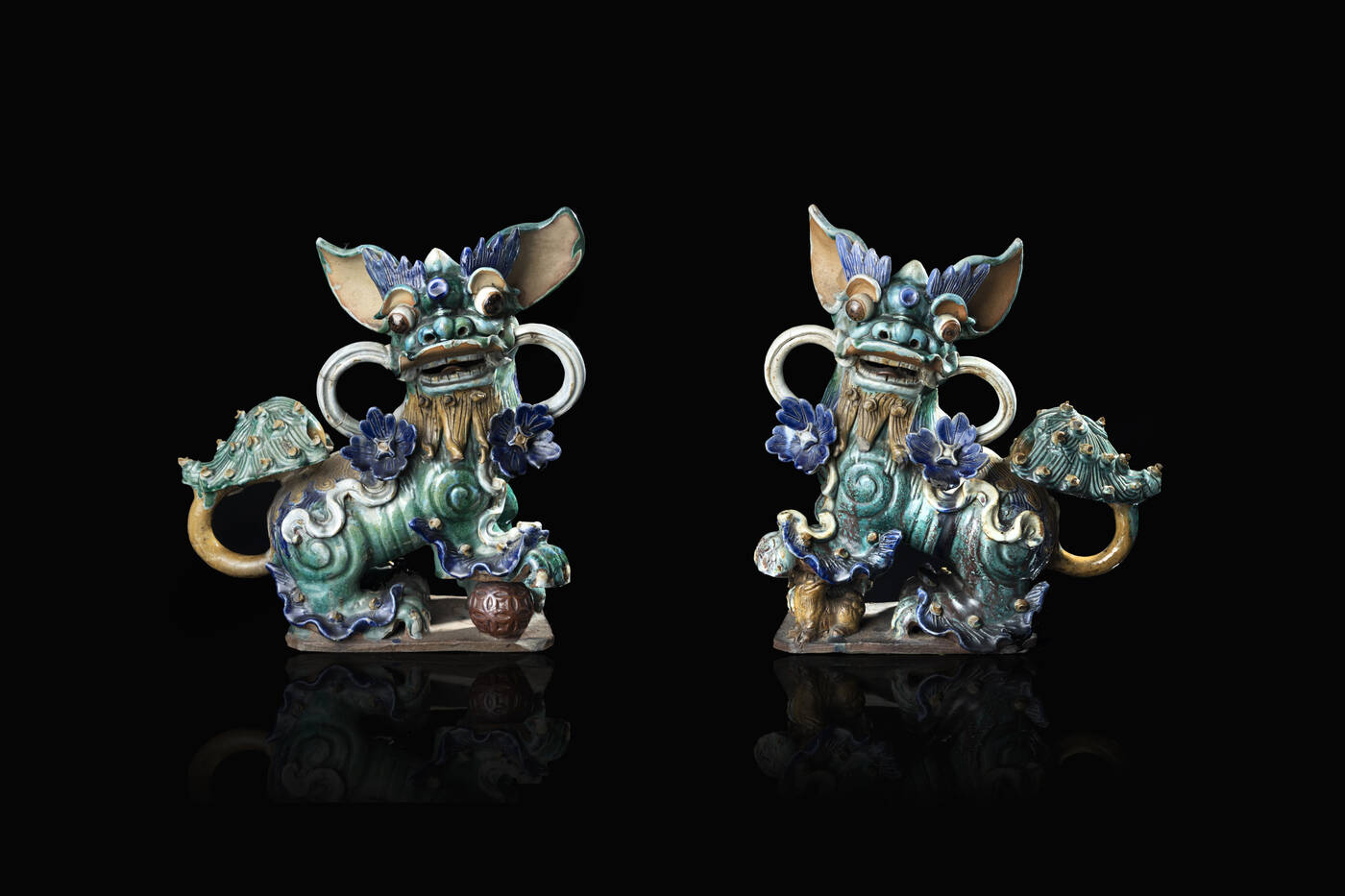 COPPIA DI CANI IN PORCELLANA