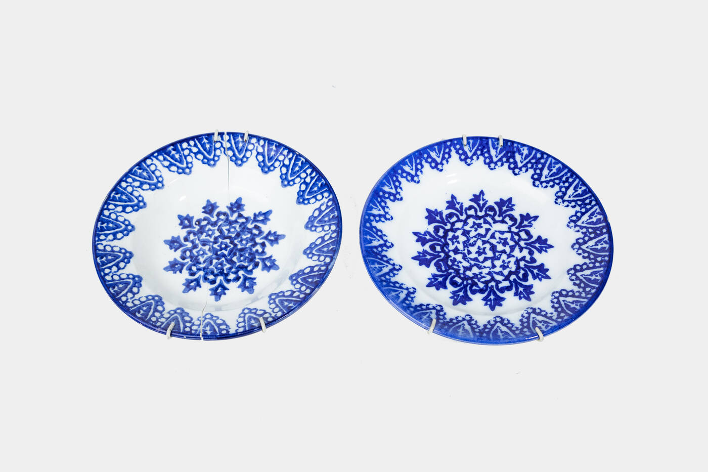 COPPIA DI PIATTI IN CERAMICA