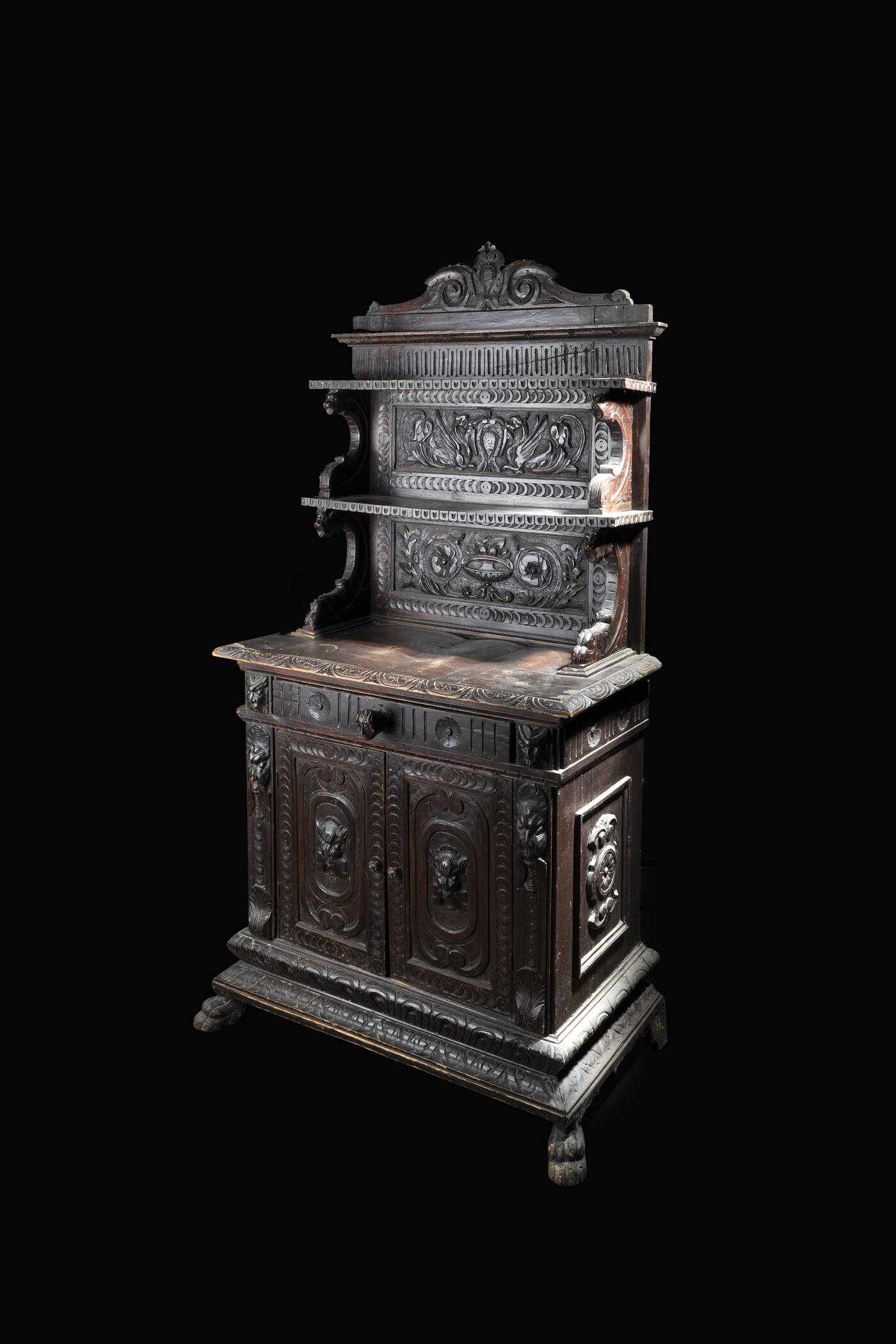 CREDENZA CON PIATTAIA