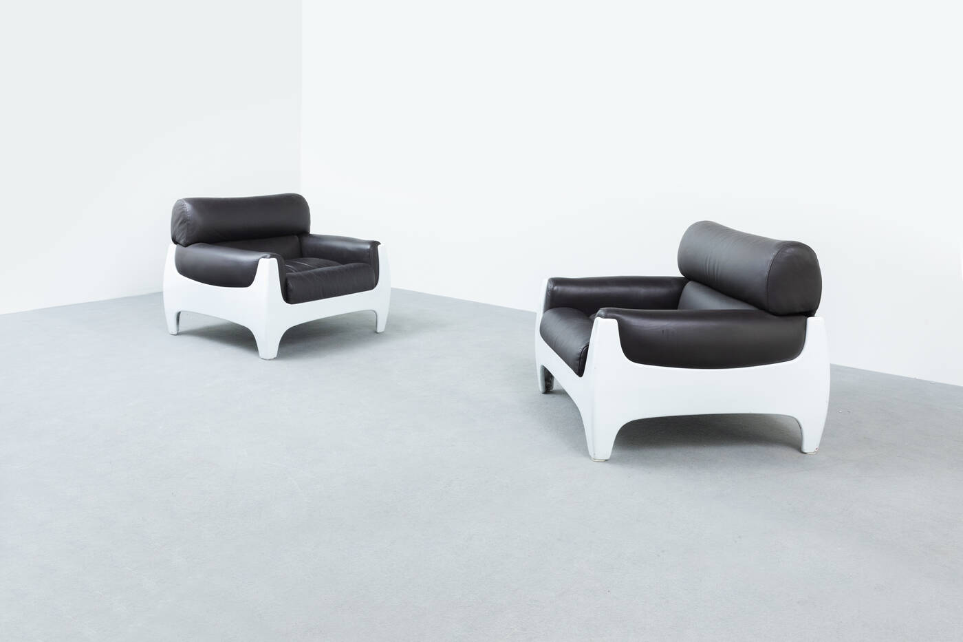 HENNING KORCH - Coppia di poltrone mod. Mirage