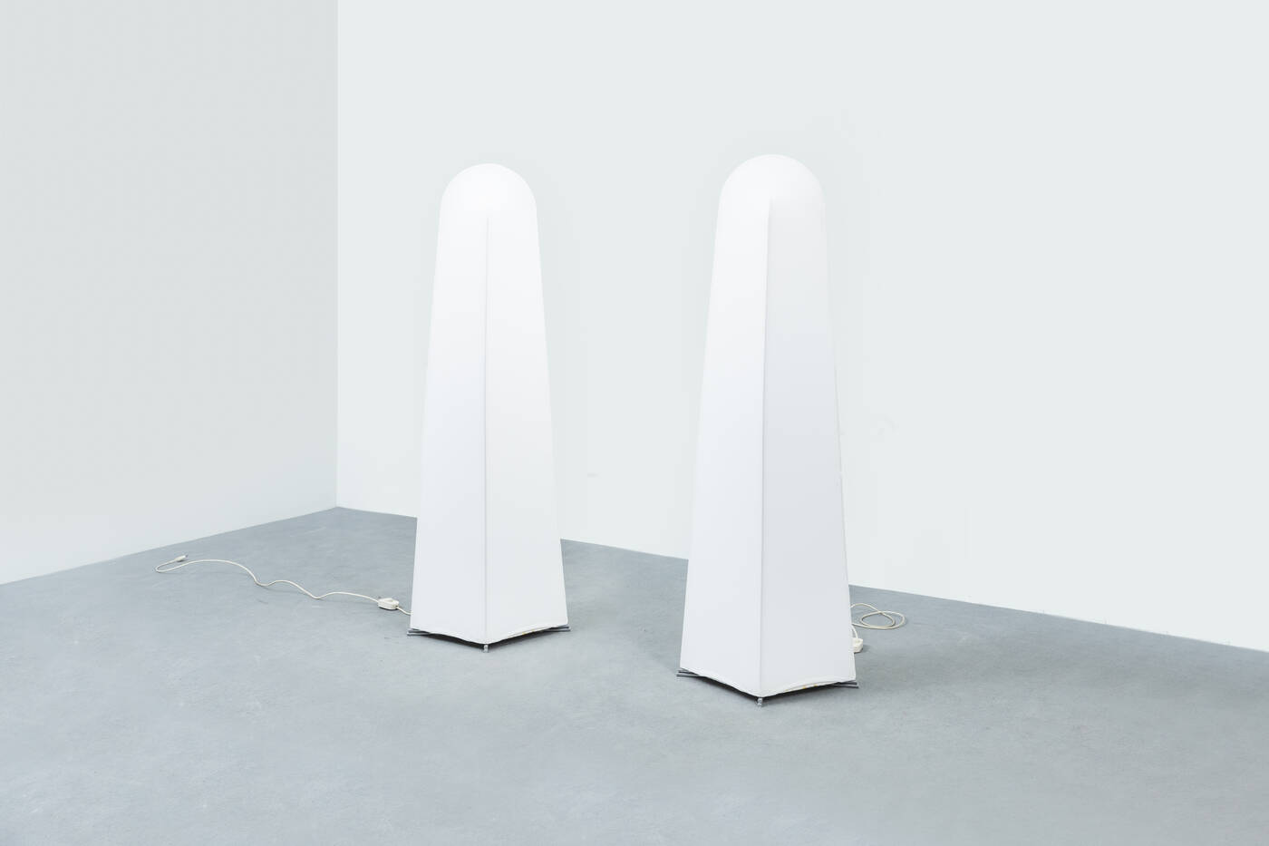 KAZUHIDE TAKAHAMA - Coppia di lampade da terra mod. Kazuki