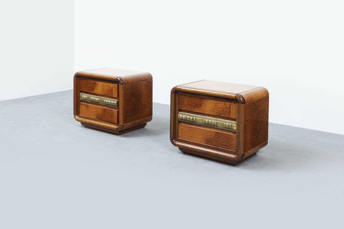 LUCIANO FRIGERIO - Coppia di comodini mod. Ilaria