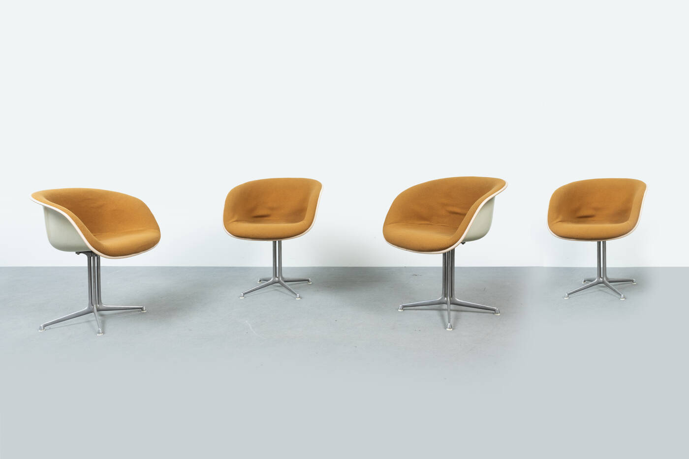 CHARLES EAMES - Quattro poltroncine mod. La Fonda