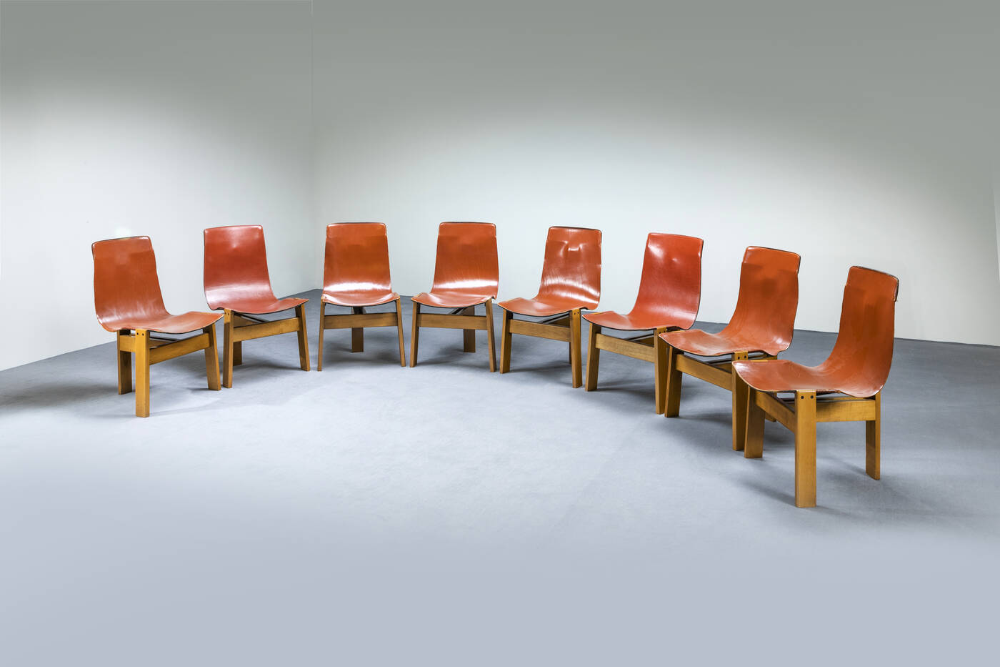 ANGELO MANGIAROTTI - Otto sedie mod.Tre 3