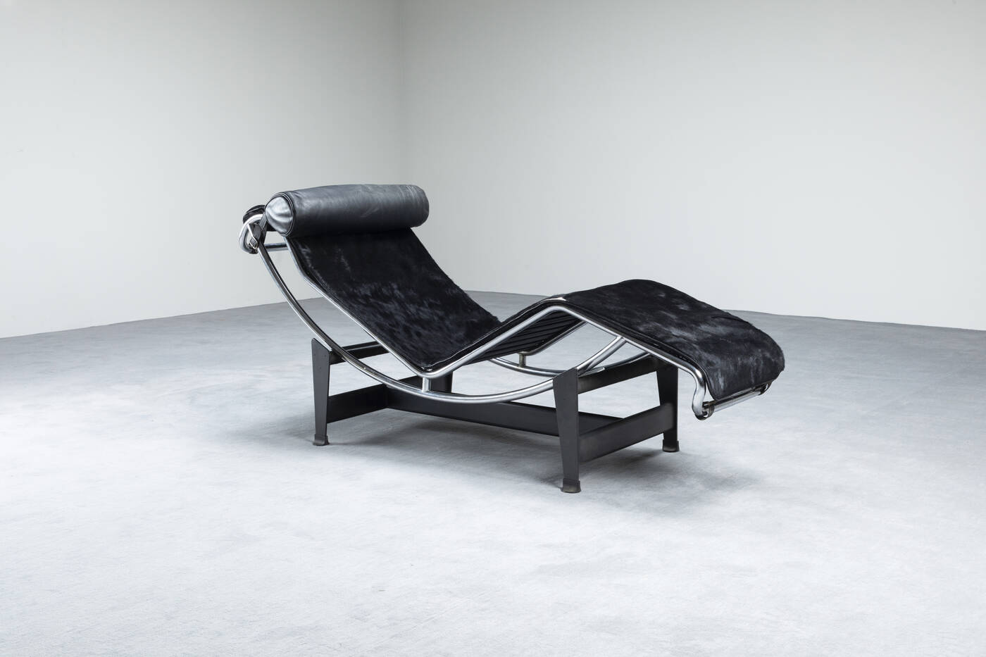 LE CORBUSIER, PIERRE JEANNERET, CHARLOTTE PERRIAND - Chaise longue LC4