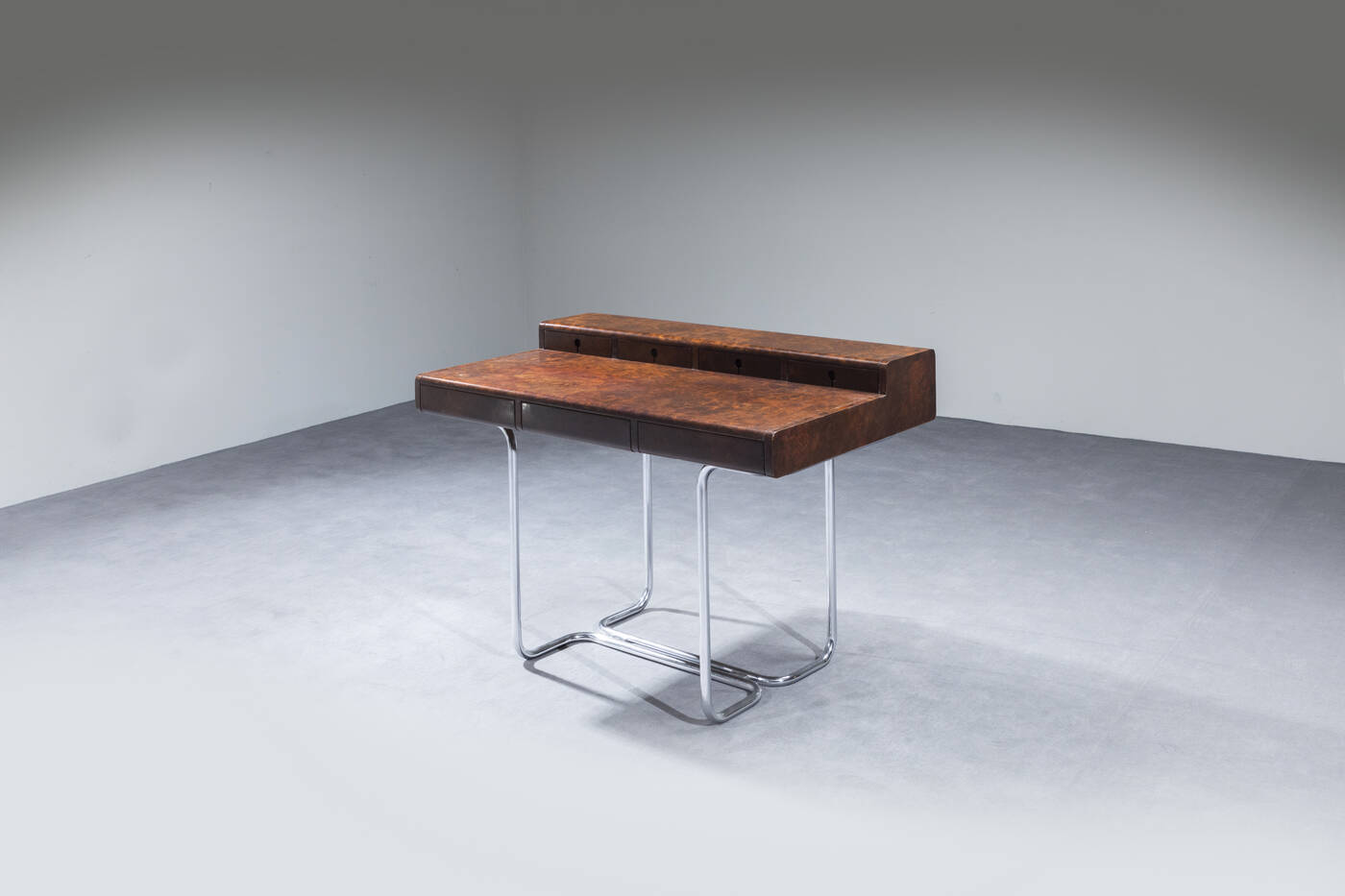 PRODUZIONE ITALIANA - Desk