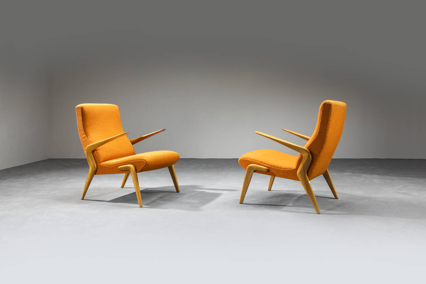 OSVALDO BORSANI - Coppia di poltrone mod. P71