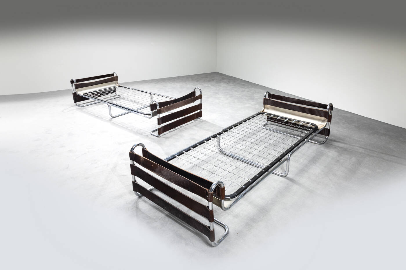 MARCEL BREUER - Pair of daybeds