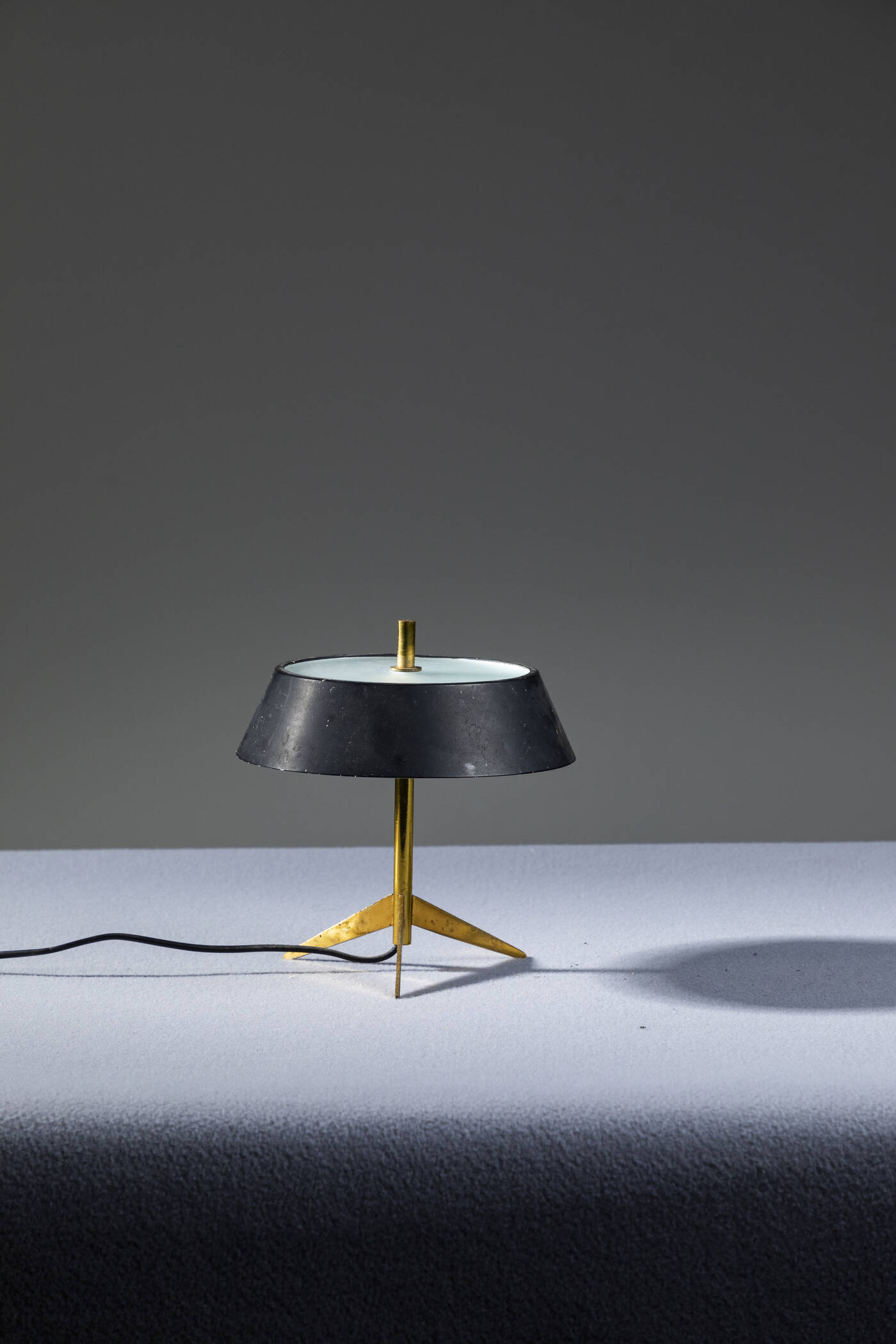 GIUSEPPE OSTUNI - Lampada da tavolo