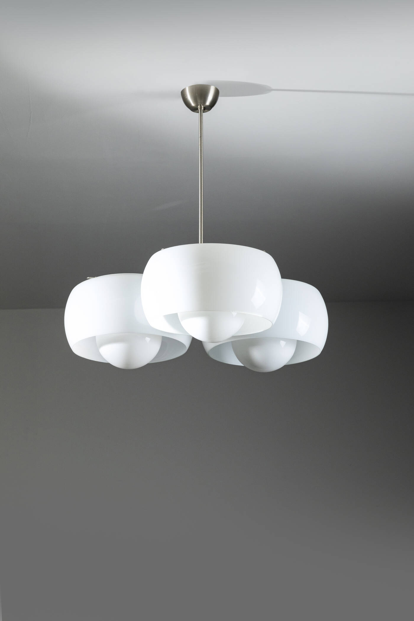 VICO MAGISTRETTI - Lampada a sospensione mod. Omega a tre luci