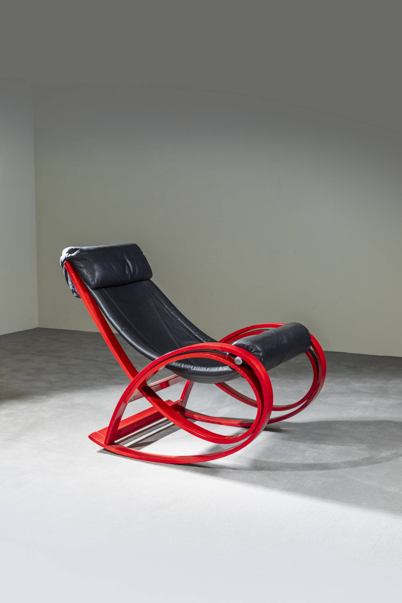 GAE AULENTI - Poltrona dondolo mod. Sgarsul