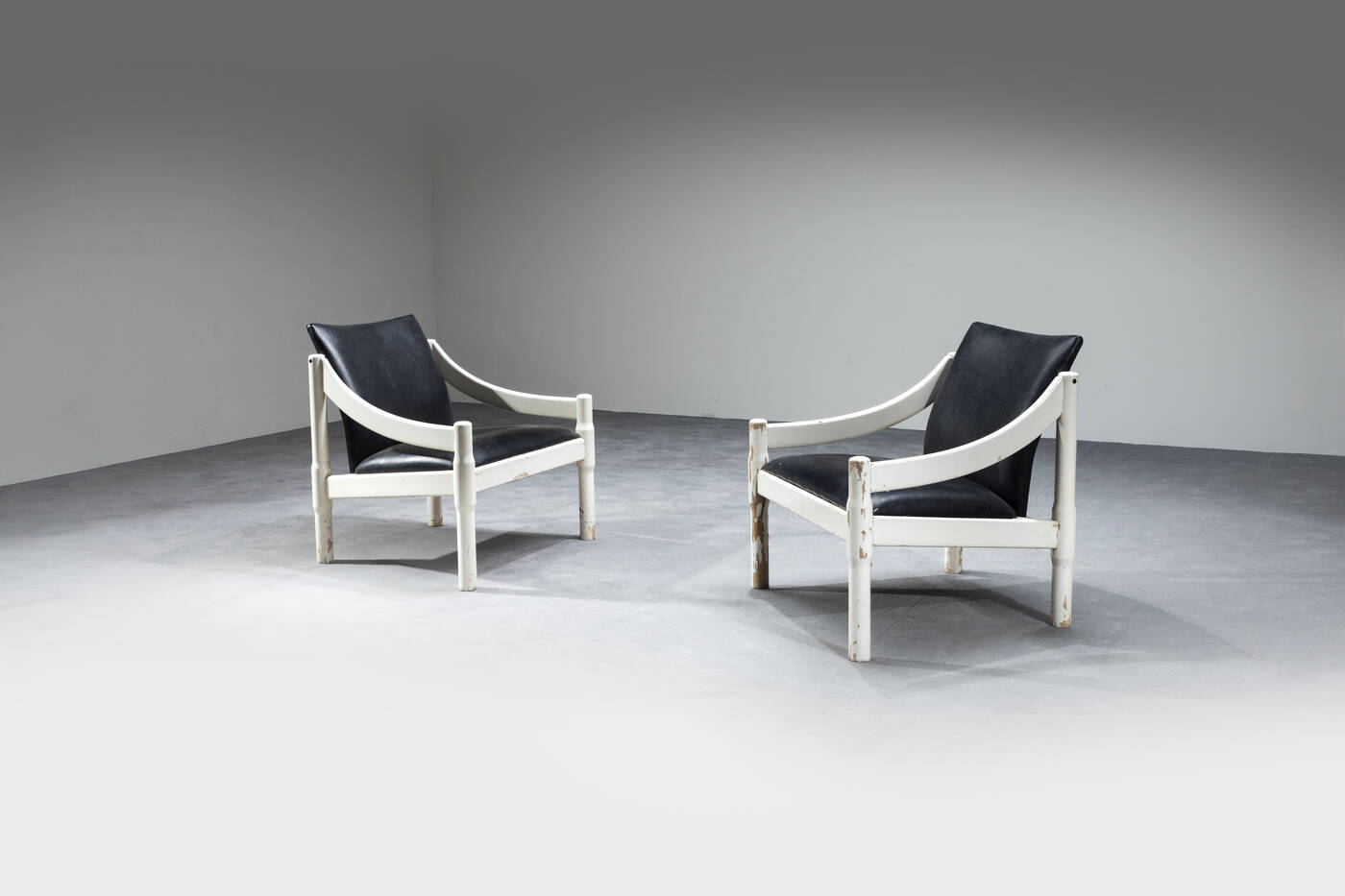 VICO MAGISTRETTI - Pair of armchairs mod. Carimate
