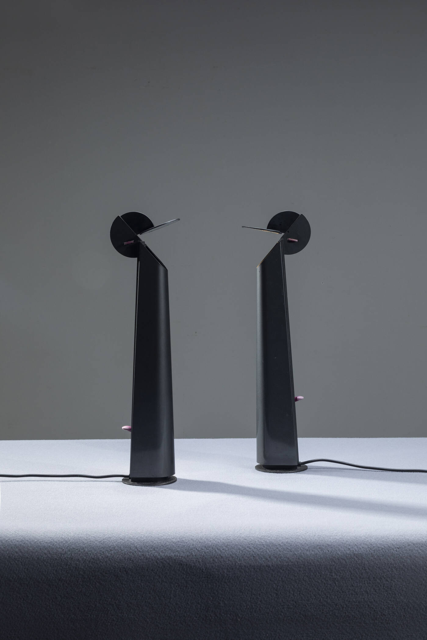 ACHILLE CASTIGLIONI - Coppia di lamapde da tavolo mod. Gibigiana 950 -960