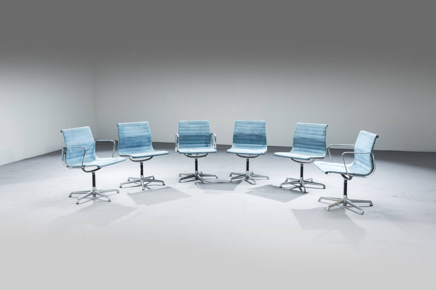 CHARLES E RAY EAMES - Sei sedie (tre con braccioli e tre senza)<br>