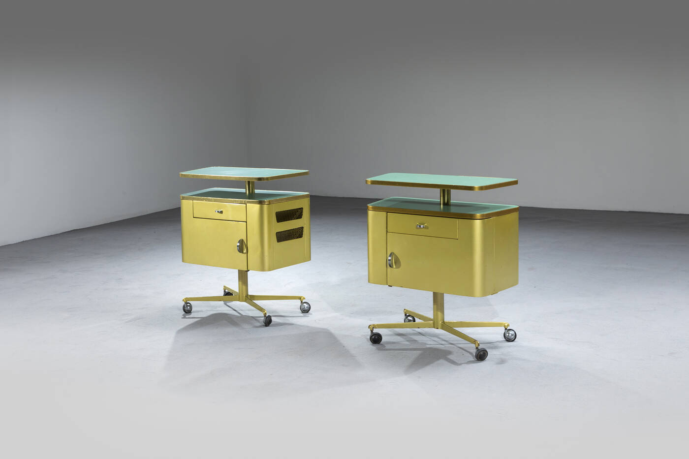 SONCINI EUGENIO ED ERMENEGILDO - Coppia di comodini<br>