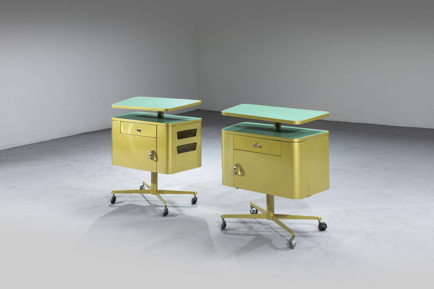 SONCINI EUGENIO ED ERMENEGILDO - Coppia di comodini<br>