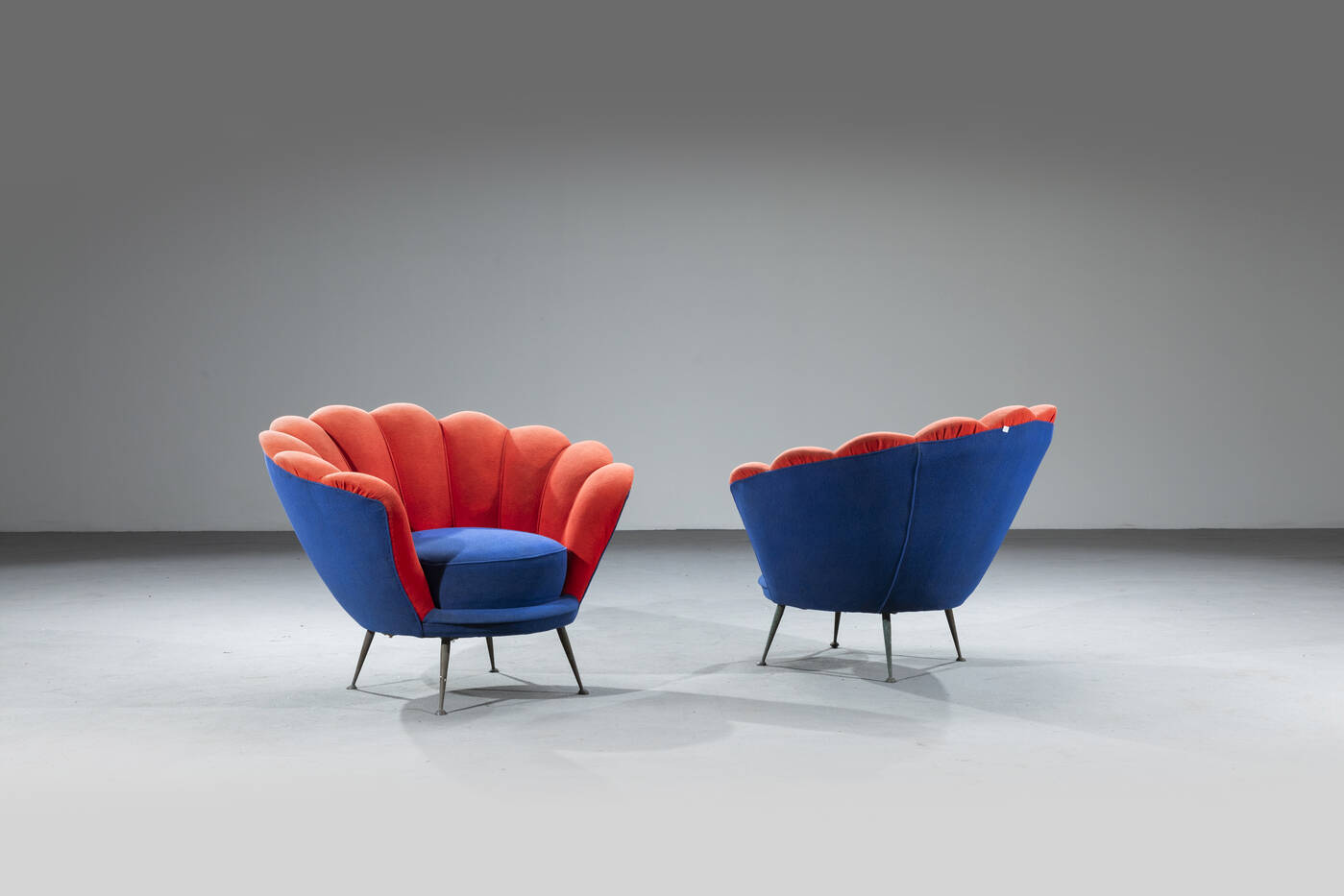 PRODUZIONE ITALIANA - Coppia di poltrone mod. Conchiglia