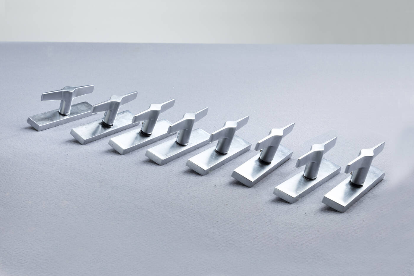 GIO PONTI - Otto maniglie da finestra mod. Lama