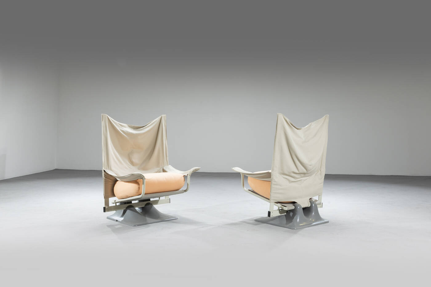 PAOLO DEGANELLO - Coppia di poltrone mod. AEO