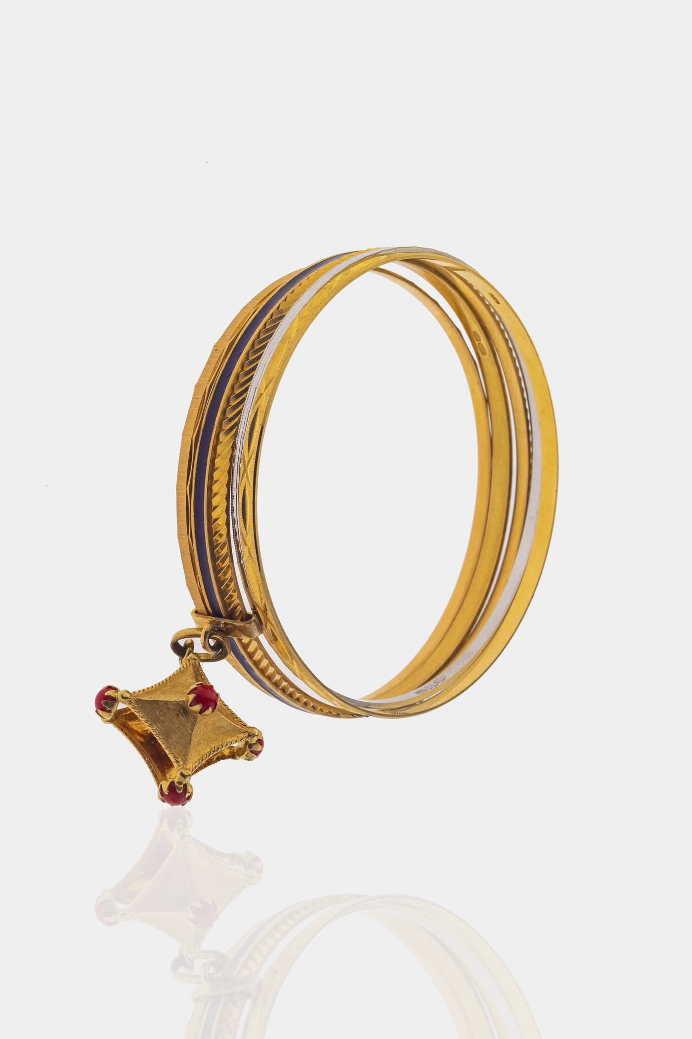 LOTTO DI CINQUE BRACCIALI