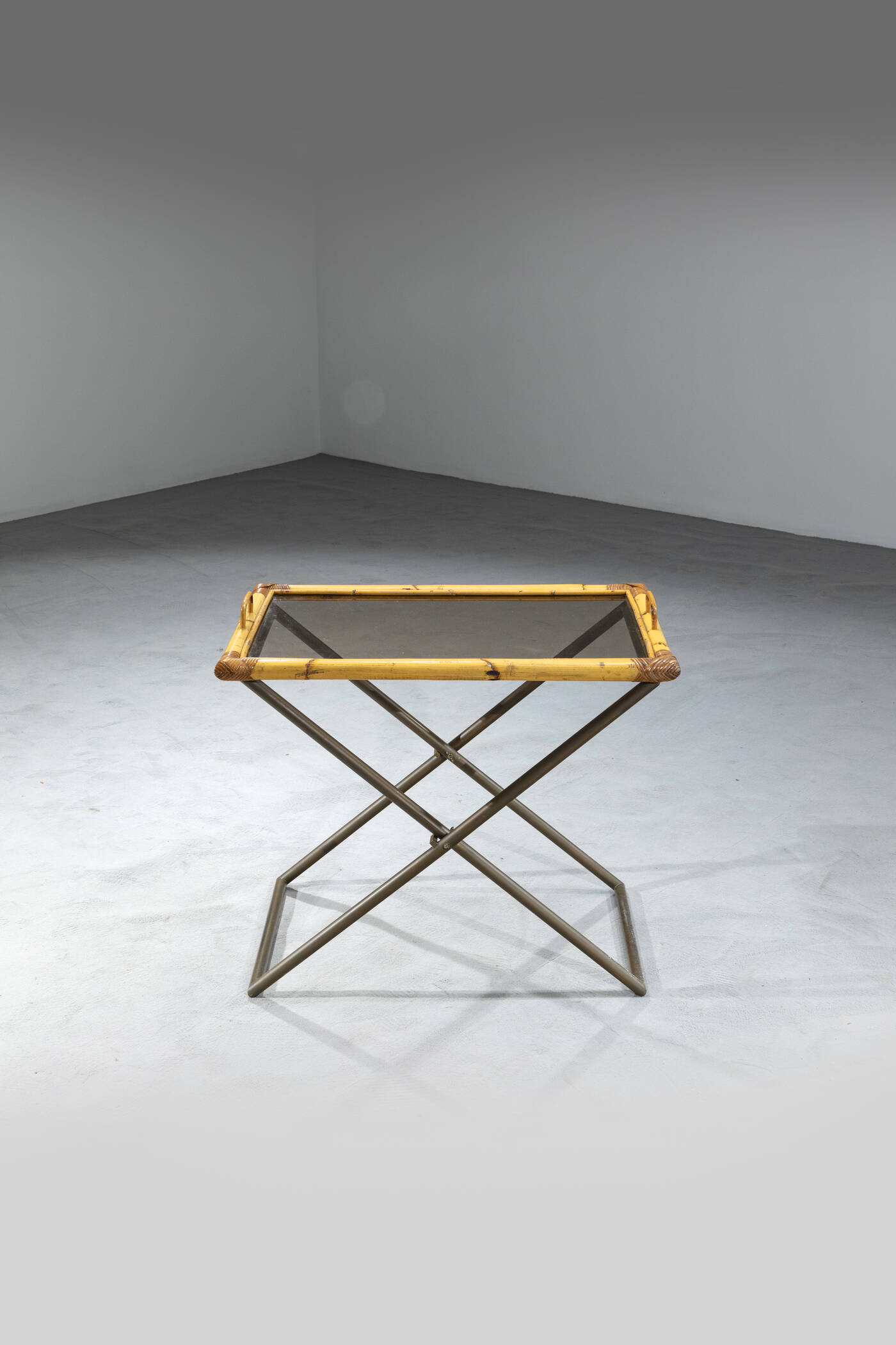 PRODUZIONE ITALIANA - Tavolino