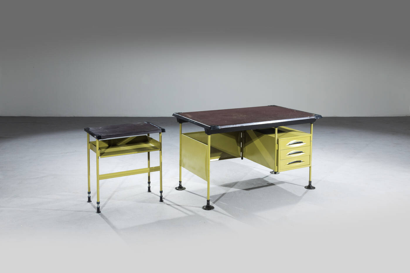 STUDIO BBPR - Scrivania e mobiletto mod. Spazio 