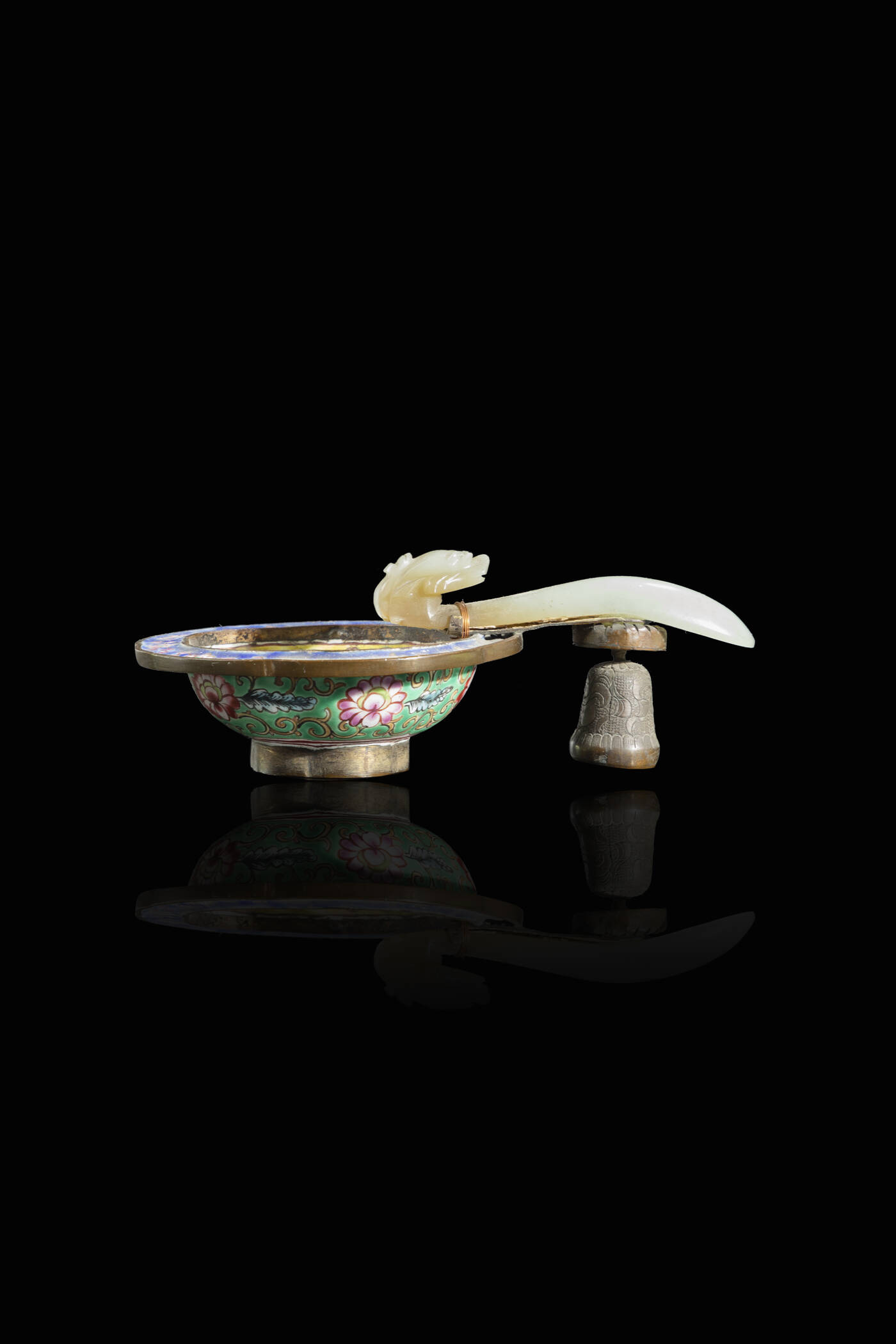 SAUCER - Enamelled saucer with celadon jade handle