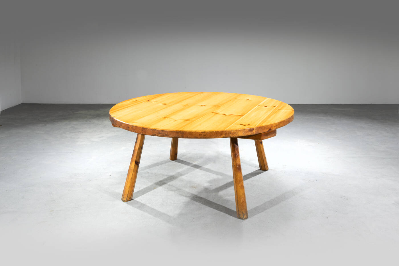 CHARLOTTE PERRIAND, nello stile di - Grande tavolo in legno