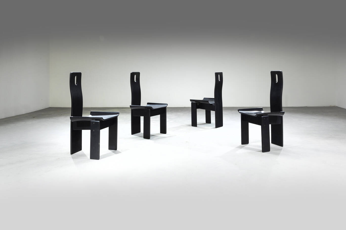 PRODUZIONE ITALIANA - Quattro sedie 