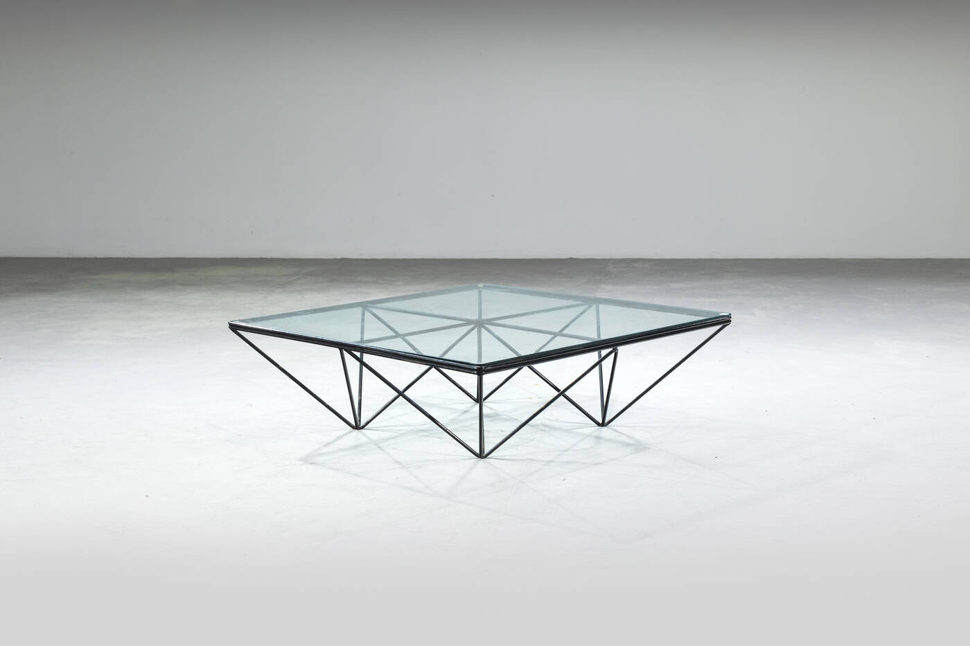 PRODUZIONE ITALIANA - Tavolino 