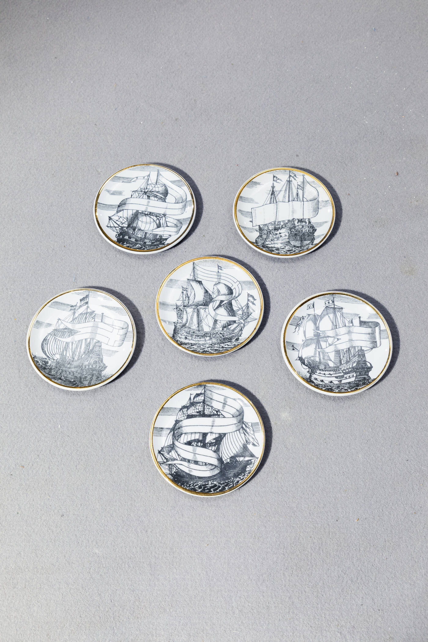 PIERO FORNASETTI - Sei piattini della serie Velieri