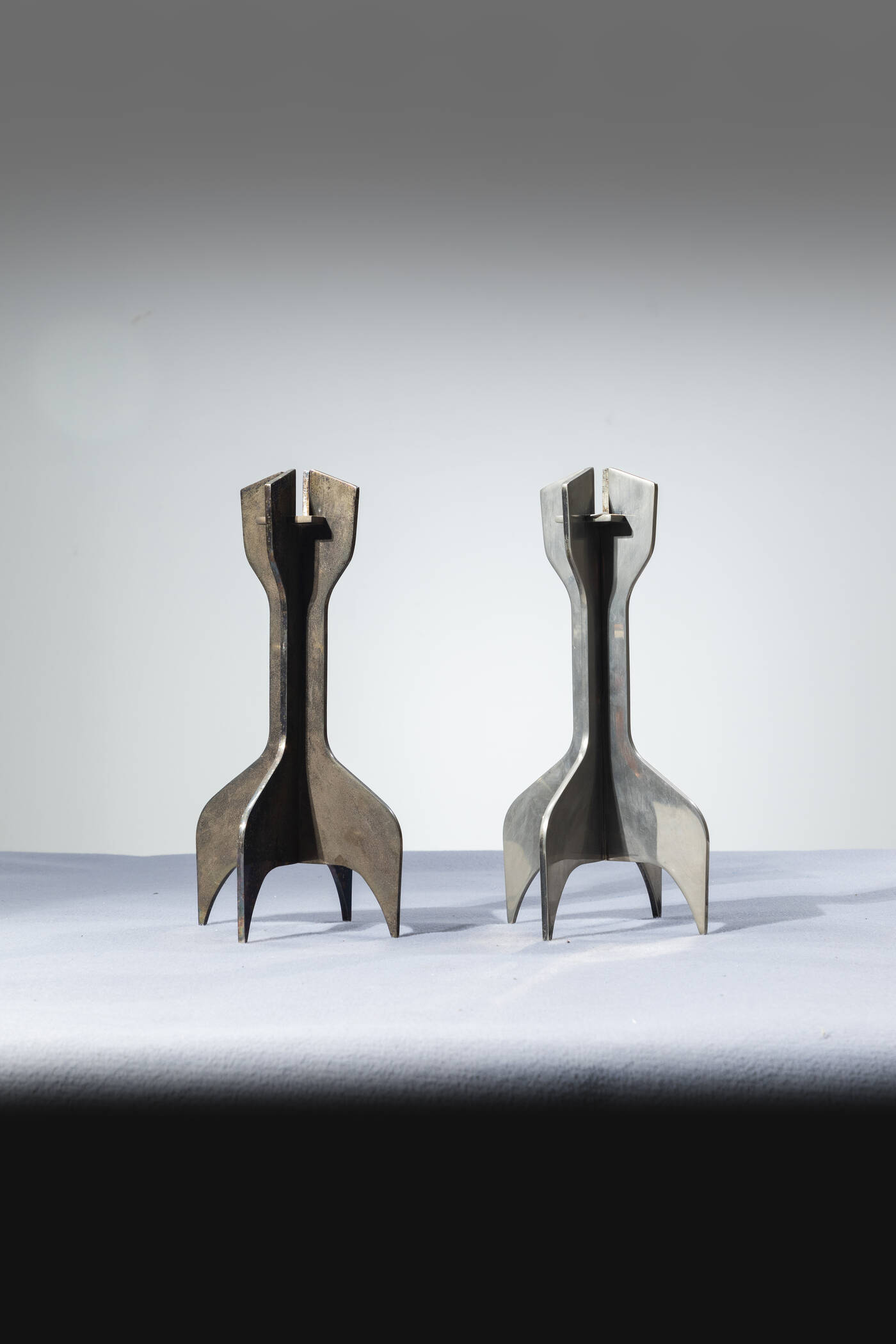 MARCEL BREUER - Coppia di candelabri 