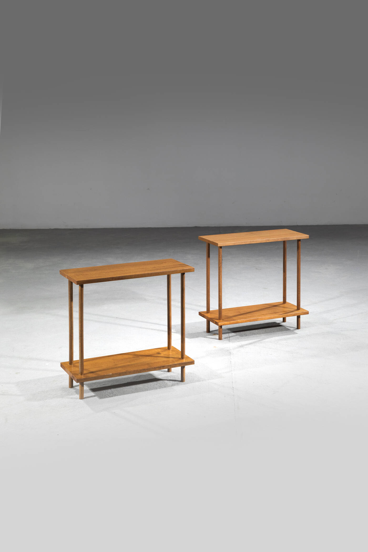 PRODUZIONE ITALIANA - Coppia di comodini 