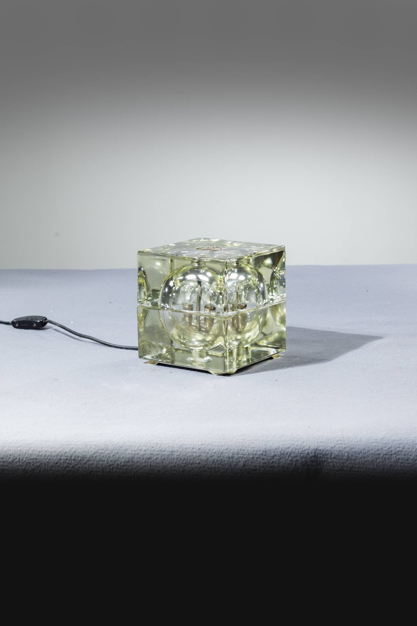 ALESSANDRO MENDINI - Lampada da tavolo mod. Cubosfera