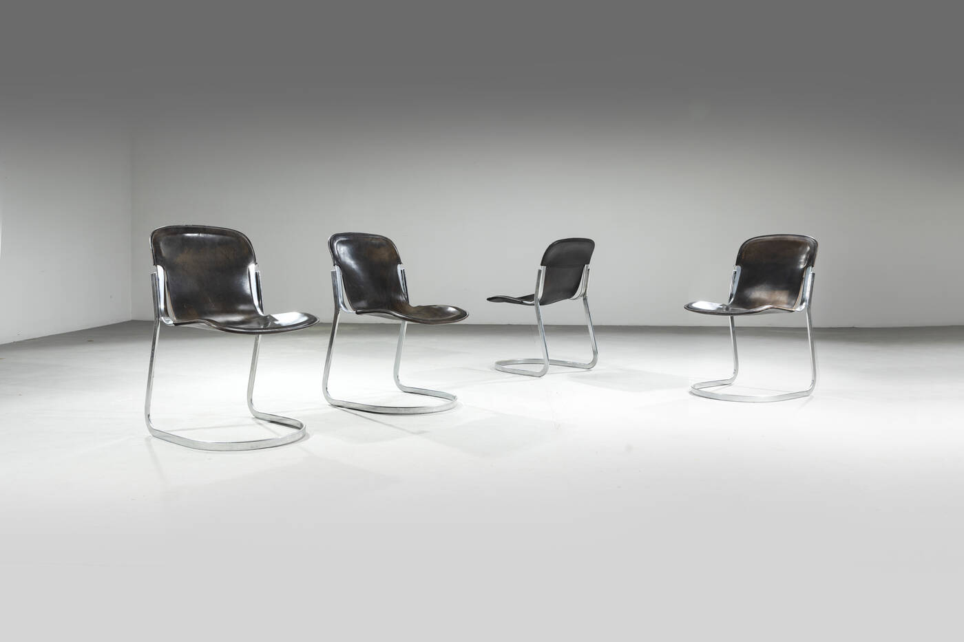 PRODUZIONE ITALIANA - Quattro sedie 