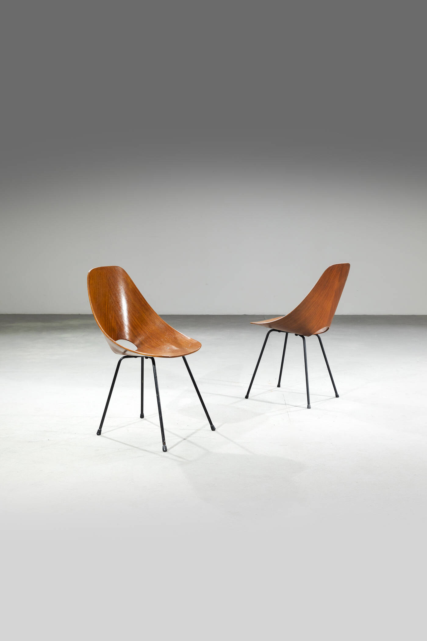 VITTORIO NOBILI - Coppia di sedie mod. Medea