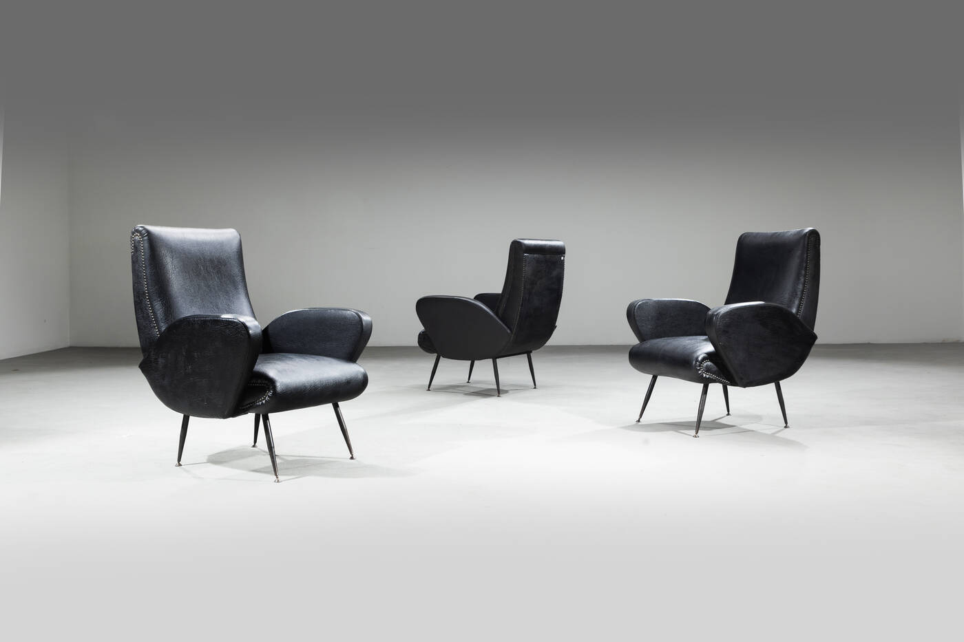 PRODUZIONE ITALIANA - Tre poltrone